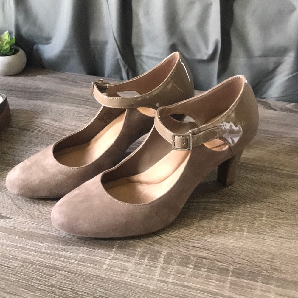 Memory foam nude heels, Size 9, Giani Bernini